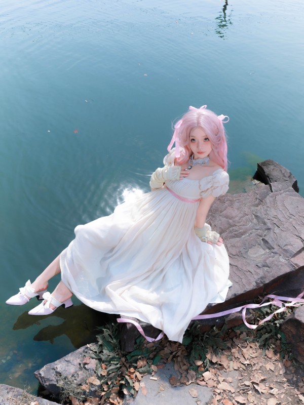 Elegant White Empire Lolita Dress