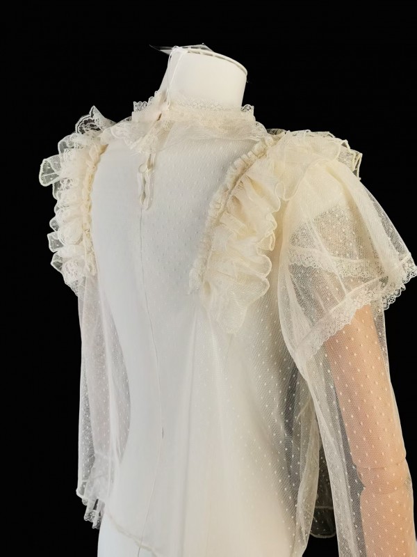 Tri colored dot lace with lightweight lolita lining