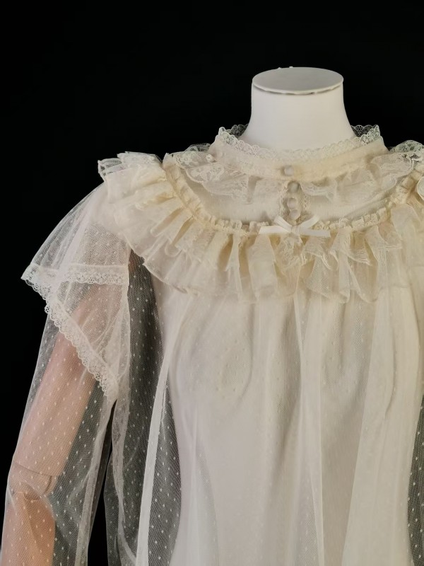 Tri colored dot lace with lightweight lolita lining