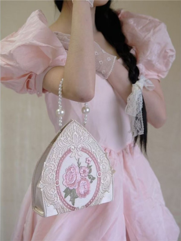 Gentle style crossbody bag embroidered hand-held handbag Gentle style crossbody bag embroidered hand-held handbag
