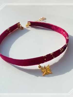 Choker Necklace with A Elegant Pendant