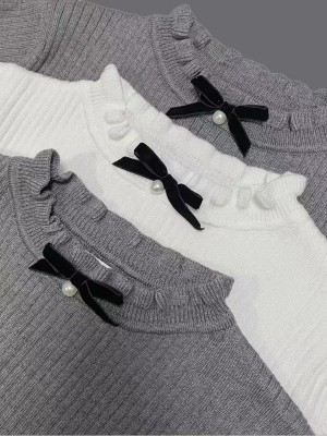 Long sleeved knitted lace collar lining