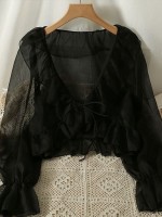 Ruffle edge long sleeved V-neck outerwear Ruffle edge long sleeved V-neck outerwear
