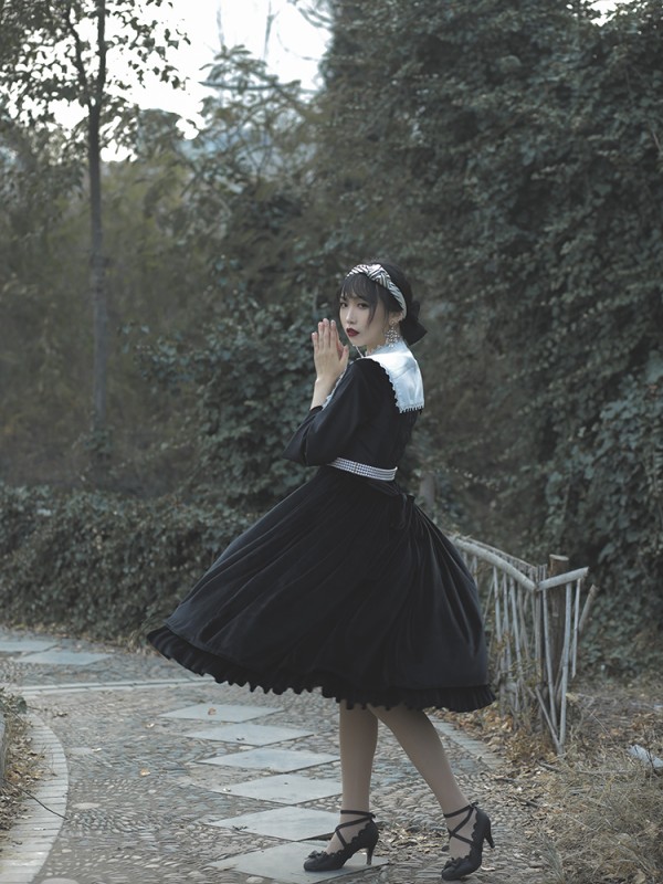 Velvet Nun Detachable Collar One-piece 