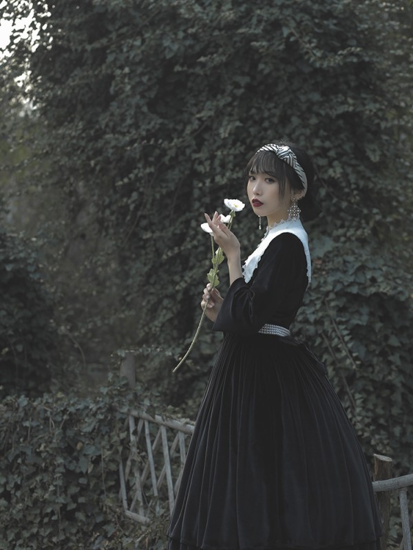Velvet Nun Detachable Collar One-piece 