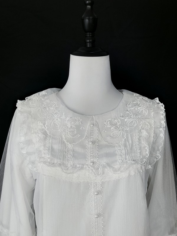 Classic  Lolita lantern sleeves and embroidered neck blouse