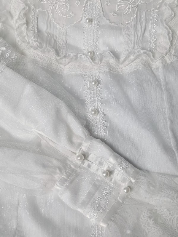 Classic  Lolita lantern sleeves and embroidered neck blouse