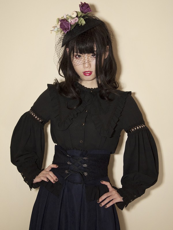 +Mercédes+ Retro Court Lace Peaked Collar Blouse 002